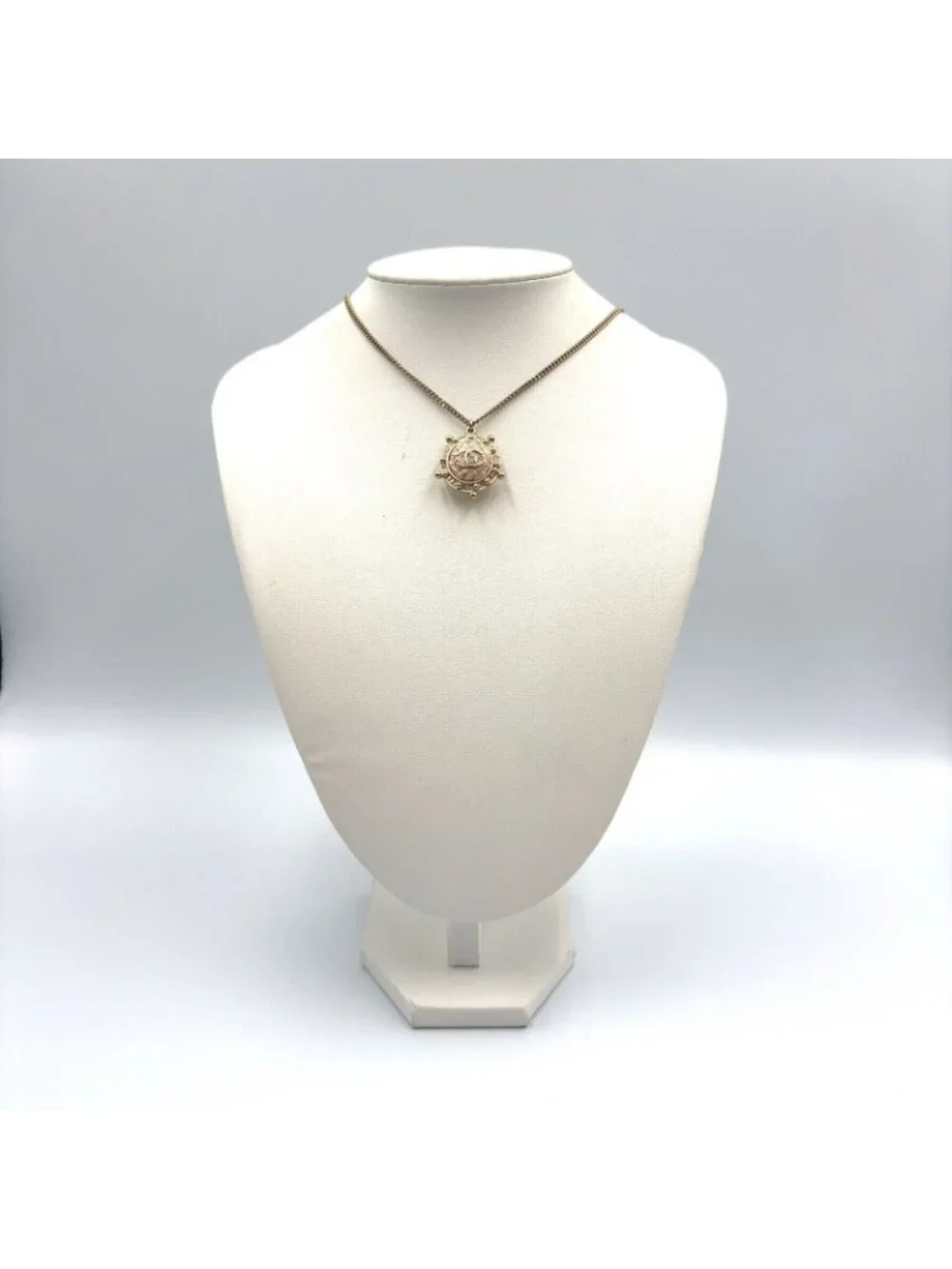 Chanel CC Logo Metiers D'art Rhinestone Clear Gold Light Pink Necklace